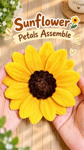 How to Make Sunflower Petals 🌻 | Pipe Cleaner Flower DIY #shorts #pipecleanercrafts