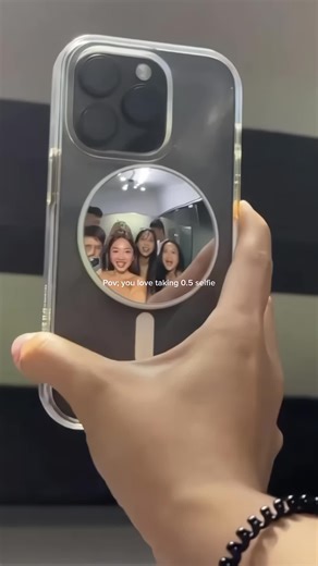 The Coolest Selfie Mirror: Take Instagram-Worthy Photos