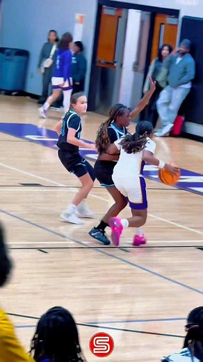 🔴Chelsae Vital @chels_the_baller dropped 25 points tonight 🧪All that offseason work is showing — and she’s still locked in, training in season as she continues to keep leveling up. 🏀 ⚫️Consistency. Confidence. Committed That’s what separates the ones who say they want it from the ones who live it. ⚪️ Stay Hungry @chels_the_baller #StrowShowBasketball #RealRepsRealResults #LockedIn #InSeasonWork #BasketballTraining #TransformingLivesOneJumpShotAtATime | Strow Show Basketball (S.S.B)