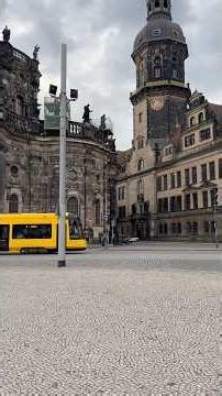 Dresden um 8 Uhr morgens…und plötzlich fliegen Gänse über das Schloss 😳🦢🌅 Дрезден в 8 утра и гуси