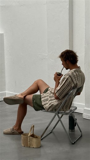 VCP 🇺🇾 on Instagram: "cualquiera es que nadie te regale una pilcha de VCP 🫣 más fácil que conseguir novia seguro es 🤷🏽 este look por $3000, no te digo yo?"