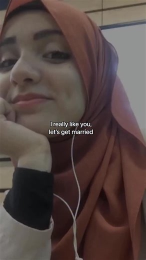 Naailah | Social Media Expert on Instagram: "Our story 🥺 ✨If we haven’t met, heyy I’m Naailah. I’m a self-employed social-media marketing manager who works completely remotely - which means I can work from anywhere in the world 🌍 After building my own business, helping brands grow online, I’m now creating a programme to teach others how to do the same - build a marketing business where you help other brands grow on social media and get paid for it! Whether you want to work from home, travel wh