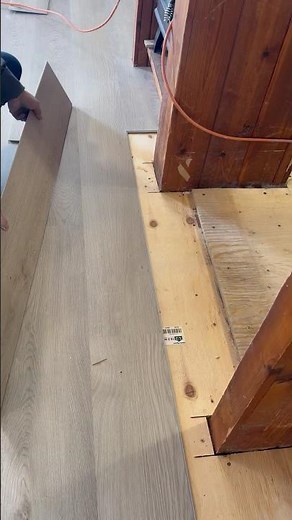 Tips for Installing Vinyl Plank flooring (LVT) #diy #tips #home #flooring #woodworking #shortsvideo