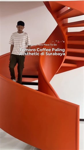 AditSpace🪐 on Instagram: "Spot Nongkrong Terbaru di Surabaya!✅ Iyaaap akhirnya @tomorocoffee.id buka di daerah Sidosermo Surabaya! Dan ini jadi Tomoro Coffee paling aesthetic di Surabaya! Spacenya luas! Fasilitas lengkap dan gak berisik sama sekali ena pol buat nugas atau ngobrol. Langsung aja ke @tommunity.sidosermo #cafesurabaya #cafehitssurabaya #exploresurabaya #surabaya"