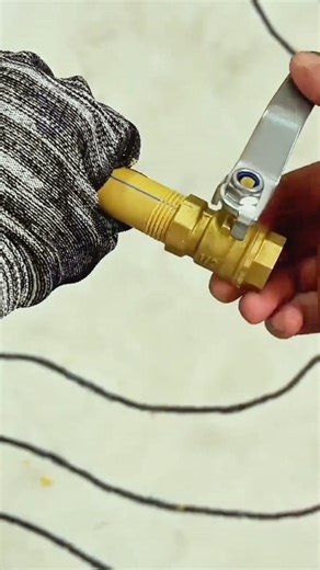 How to Thread a Pipe & Install a Water Tap 🎉 Easy DIY Plumbing Hack 👍 #craft #outdoors #skills