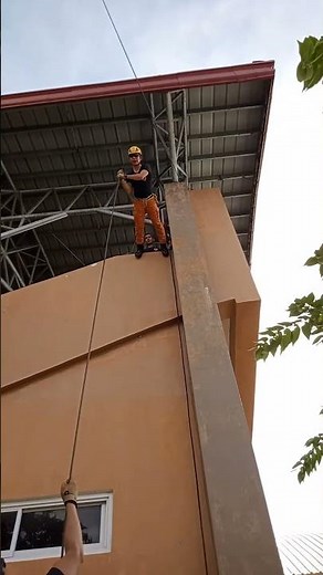Australian rappel demonstration.