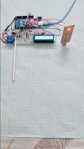 🚦 Smart Traffic Light System Using Arduino | #Shorts