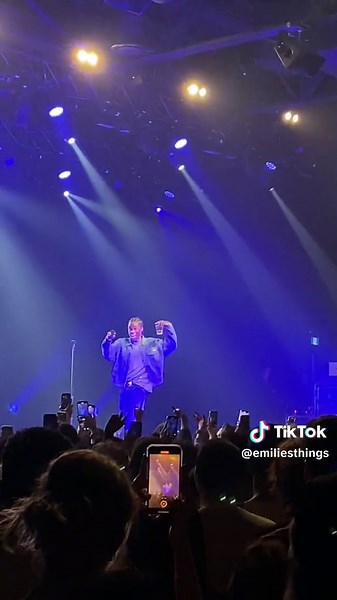 Daniel Caesar Live Performance Highlights at History Toronto Concert