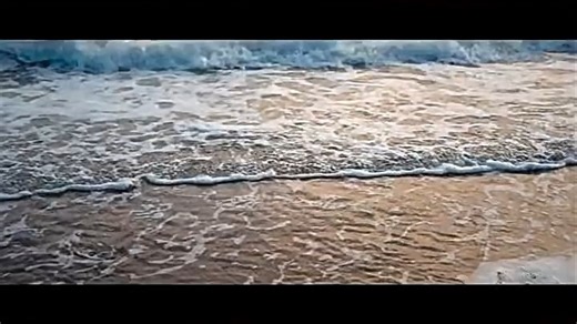 「富士 XT50 微单！XT5 迭代款 4K Vlog 相机，复古黑单机身，官方标配含电池肩带」