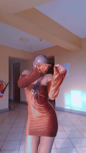 Heyyyy my loves🐾 A Quick DIY Mini Dress 🍂 #mellah003