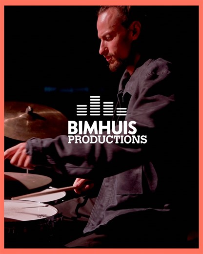 Next week Friday, Jamie Peet will present his REFLEX assignment. In REFLEX, a series by BIMHUIS Productions, we invite musicians to reflect on the world and society. Especially for this assignment, Jamie Peet has formed a new band with saxophonist Ben van Gelder, bassist Pat Cleaver and renowned American vibraphonist Joel Ross. We had a chat with the new wave drummer during rehearsals. See you next week! | Bimhuis