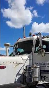 Rare 1980s Peterbilt 353 290 cummins start up and revs