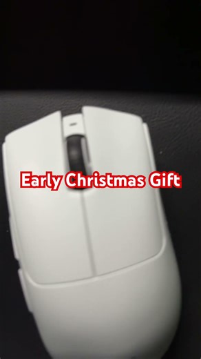 Early gift, Death Adder V4 Pro Gaming mouse with a 150 hour battery. Very cool mouse ! #deathadder