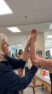 Here is a great video from my Virginia class on ULNAR NERVE COMPRESSION. All about “length and corners” 2026 …Treating without pain is sold out in Europe and almost sold out in USA. And Surgeons are asking how the therapist’s who take this class get better outcomes than everyone else….so they are starting to take the class as well! The reason why is no one teaches you anything like this is school! Learn how to treat hands and the UE in a whole different way! #walkadifferentdirection Alisontaylor
