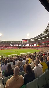 No better sound than this 📣🏟️ The AFL premiership season has returned for 2025 with fans packing out Melbourne’s iconic Melbourne Cricket Ground (MCG) stadium for a Round 1 blockbuster between Carlton Football Club and Richmond FC💥 📍 The Melbourne Cricket Ground, on Wurundjeri country | Visit Melbourne