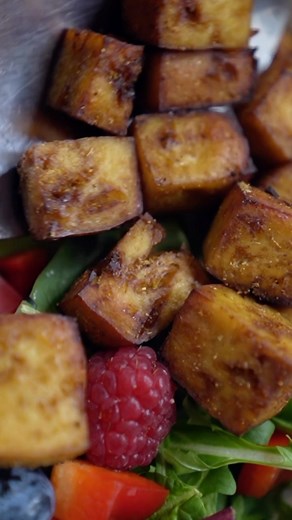 Crispy Orange Ginger Tofu! This is one of my favourite marinades to use with tofu since it’s so flavourful and fresh. Feel free to share this with a tofu lover or someone who thinks tofu is boring! If you don’t have an air fryer just throw it in the oven or frying pan! I never measure the amounts with this since it’s really hard to mess up. I like it to be a little different every time too! #crispytofu #highprotein #easyrecipes #vegansofig #veganrecipes #tofu #tofurecipe #musclebuildingfoods #ai