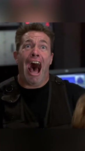 My Favorite Martian |The woman turned into an alien and saved him.#movie #shorts