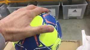 Très attendu, il est ENFIN arrivé ! Le ballon révolutionnaire de chez Select, le maxi grip, est disponible sur Handball-Store 🤾‍♂ ► http://handball-store.fr/ballon-select-maxi-grip | Handball-Store