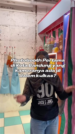 glimpse of our fun activities last time di booth nya @oh.catchthebear yang baruu klo kata kami sih kalian wajib masukin ini ke list photobooth kalian sihh #photoboothbandung #placetogobandung #dateideas #arc025 #fyp #photobooth #ohcatchthebear
