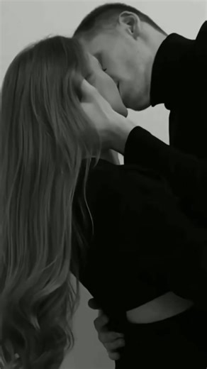 On my wedding day, Thomas Robinson jetted off to a tropical island with his childhood sweetheart. While I was patiently waiting for the bridal procession, a notification pinged: a luxury couples' resort package had been paid for. Facing a crowd of my disbelieving and frankly mocking friends and family, his only reply was, "The wedding is just a formality. You can handle it solo." Then, he ghosted me. My father, absolutely livid, had a heart attack and was rushed to the hospital, desperately need