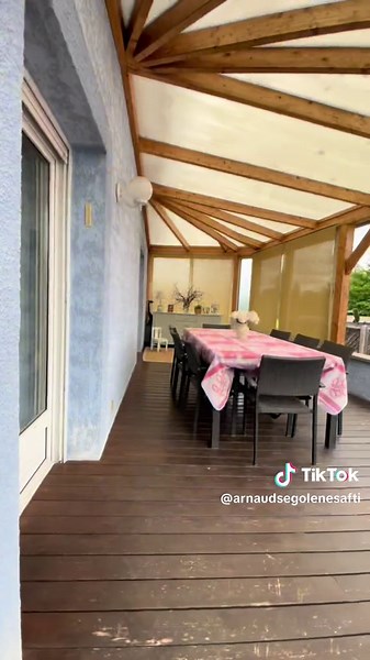 Bonjour à tous, avant de vous plonger dans un week-end chaud et ensoleillé ☀️ nous vous laissons découvrir cette superbe nouveauté : Maison 6 pièces 102 m² avec garage double, piscine et jardin – Wittisheim Terrain de 548m² - pas de travaux à prévoir - belles prestations À vendre en exclusivité, charmante maison de 6 pièces d’environ 102 m² habitables, sur un terrain clos et arboré de 548 m², située dans un quartier résidentiel très calme de Wittisheim. VENTE LONGUE : signature d'acte authentiqu