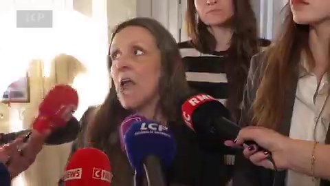 "Les ZFE sont une proposition injuste. Elles excluent des grandes villes la plupart des citoyens qui sont coincés avec leur voiture", assure @Anne_Stambach (LFI). Tout en fustigeant le reste du projet de loi de simplification de la vie économique, une "horreur".