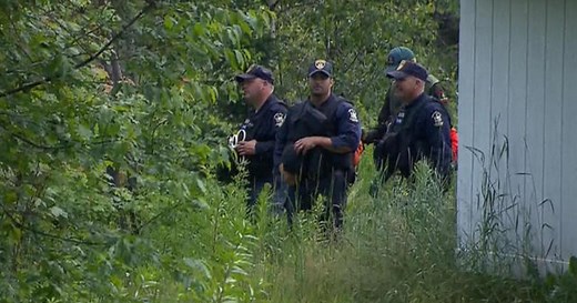 Officers swarm New York woods to find prison escapees