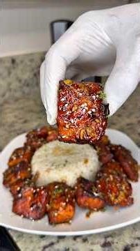Honey garlic salmon bites recipe using ‪@HexClad‬ !! #fyp #hexcladpartner #hexclad #shorts #foodie