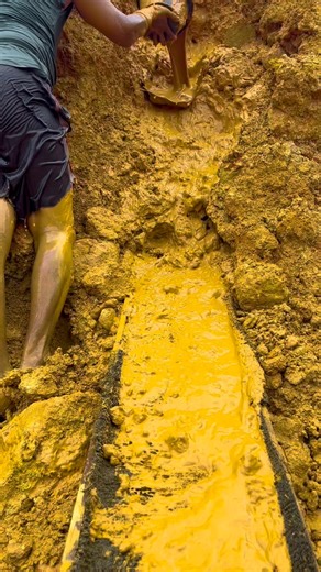 digging for gold, traditional, millions of gold pieces found