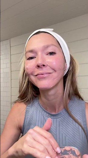 Glow Naturally With this DIY Yogurt Face Mask