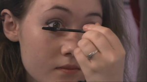 "Toujours y croire", le documentaire consacré à Jeanne, sera rediffusé cet après-midi à 15h35 sur France 5 ! En voici le teaser. La collecte continue. Chaque geste, chaque don compte ! ► Sur internet : www.telethon.fr (1 euro de plus pour la recherche) ► Par téléphone au 36 37 (appel gratuit depuis un poste fixe) jusqu’au vendredi 12 décembre | Téléthon