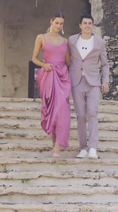 Jeder besondere Anlass verdient ein besonderes Outfit. Entdecke unsere festliche Mode und finde den Look, der perfekt zu dir passt in unserem Online-Shop VAN GRAAF oder in einem unserer Stores von P&C* Hamburg 🥂 Find the Pieces: Her 💃 Pinkes Laona Kleid: https://sohub.io/z94s Hellblaues Luxar Fashion Kleid: https://sohub.io/ke99 Him 🕺 Rose Finshley & Harding Anzug: https://sohub.io/ago4 Finshley & Harding T-Shirt mit Schleife: https://sohub.io/yakb Blauer Finshley & Harding Anzug: https://soh