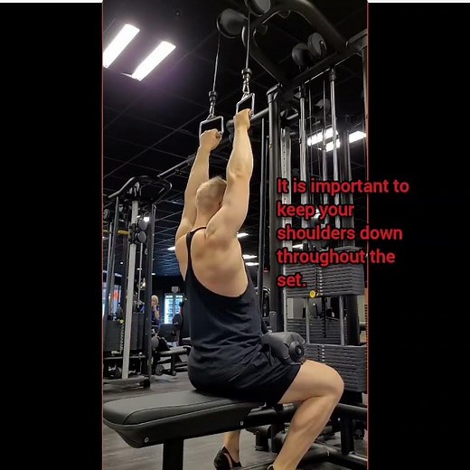 Lat Pulldown with two handles.