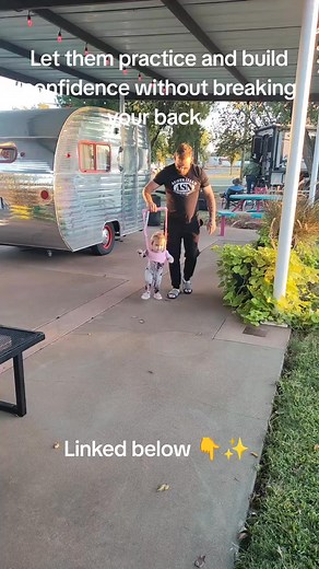  Infant Safety Carrier – Help Your Baby Walk Safely & Comfortably! Give your little one the confidence to take their first steps — without hurting your back! This soft, secure walking assistant supports your baby’s balance while keeping parents comfortable and hands-free. Perfect for daily use, indoor/outdoor practice, and building independent walking skills.  | WellWalk by Emma | Facebook