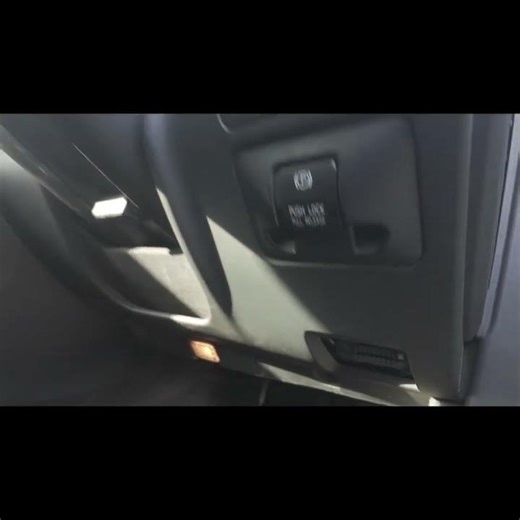 Volvo XC60 ( 2011 ) - Obd2 Diagnostic Port