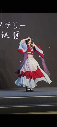 药屋的少女与猫猫的cosplay跳舞