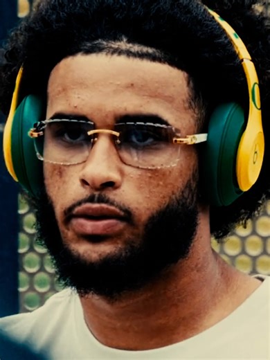 Dante Moore: One More Year with Oregon Ducks