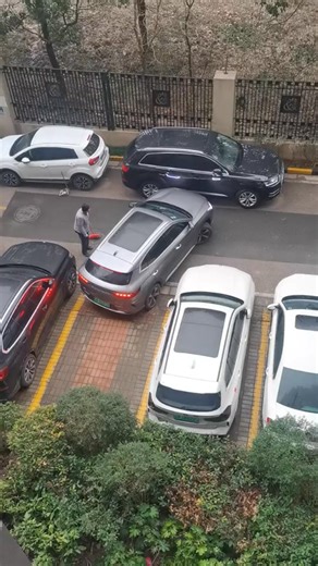 How to Safely Exit a Tight Parking Spot | Car Driving Tips