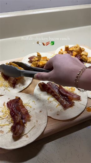 Buffalo chicken bacon ranch best combo #dinnerideas #dinner #recipe