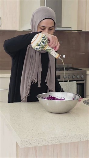 20K views · 152 reactions | Fresh, crunchy, and full of colour My go to purple cabbage salad —simple, tangy, and so delicious! Recipe: • ½ purple cabbage, finely shredded • 1 tsp salt • 1½ tsp dried mint • ½ lemon, juiced • 1 tbsp vinegar • A good glug of olive oil Toss everything together and enjoy. #salad #saladrecipe #cabbage #HealthyLiving #easytomake #VeganFood | Samira El Khafir | Facebook