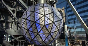 Times Square ball tweets for the first time