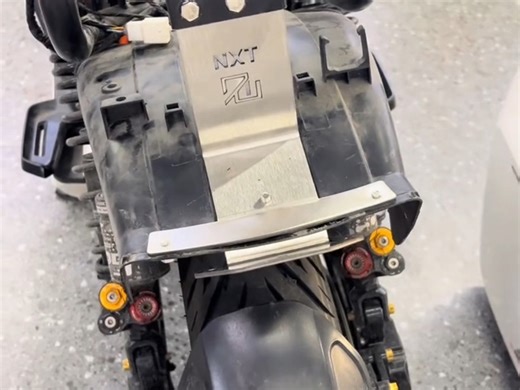 NXL需要焊接，NXT25款非abs版需要从dc上接线视频结尾有接线教程（此为奇趣的小牛店铺专用教学视频）底价好物认准奇趣的小牛，拼多多，淘宝，抖音商城都有店铺