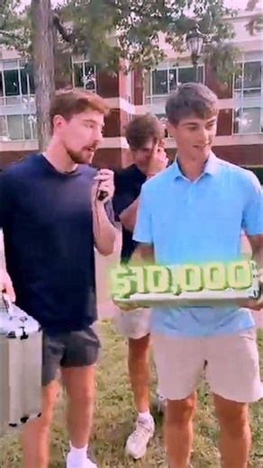 Mr Beast giving 10000$ #mrbeast #humanity #money #motivation #bestyoutuber #youtuberlife