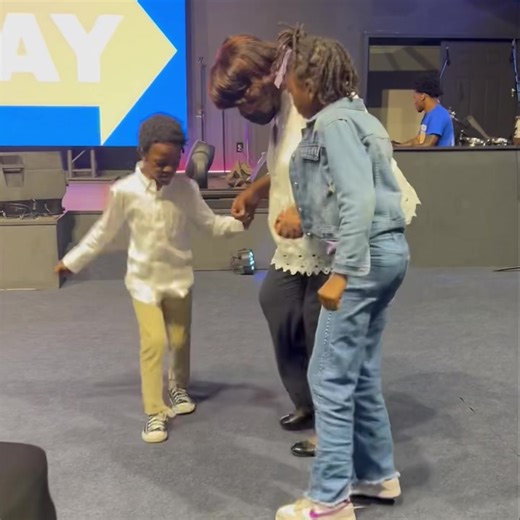 Yeah, church is tomorrow… but I’ve already got more than enough reasons to praise GOD today 🙌🏽🙌🏽🙌🏽💃🏽💃🏽🕺🏽🕺🏽🕺🏽 | ALIVE City