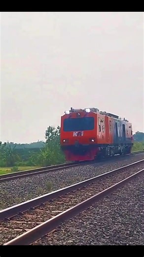 Menikmati Kereta Api Indonesia yang Memesona