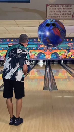 Brunswick Mesmerize and Hammer Hammerhead #teambrunswick #coolwick #viseinserts #pba50 #bowlingball #brandsofbrunswick #bowlingtime | Peter Dohan Jr