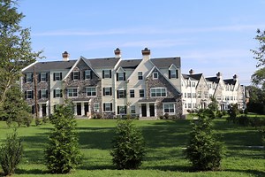 South Main Street Plaza | udstudentrentals