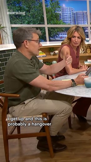 410K views · 412 reactions | Should you brush your teeth before or after breakfast? The answer might just surprise you… 瘟 | This Morning | Facebook