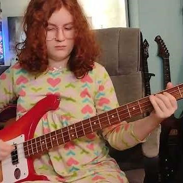 Long Distance Runaround/YES (Chris Squire on bass) bass play along by Cara on Rickenbacker w/ pick