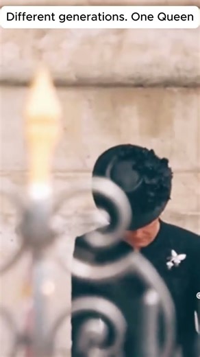 Curtsies to the Queen Elizabeth II👑🕊️
